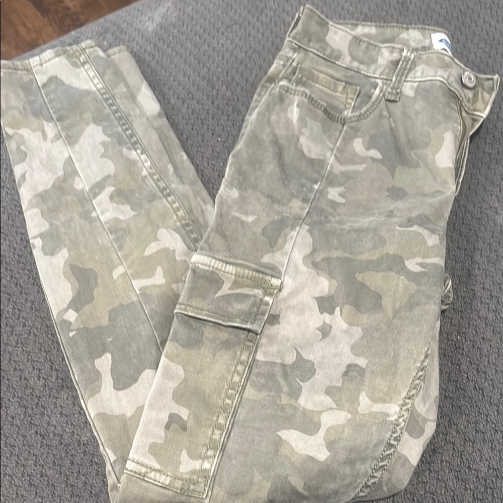 Old Navy Women's Olive Camo Skinny Cargo Pants